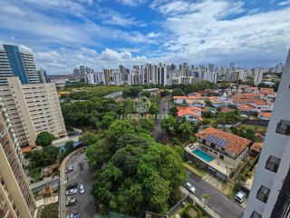 Apartamento à venda no Itaigara