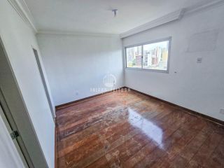 Apartamento à venda no Itaigara