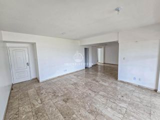 Apartamento à venda no Itaigara
