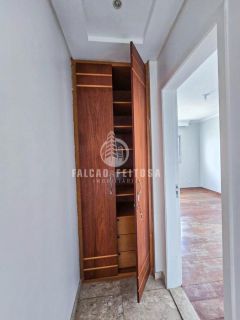 Apartamento à venda no Itaigara