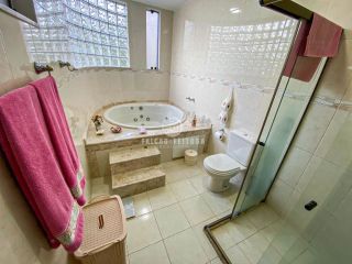 Casa à venda no Itaigara