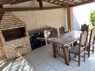 Casa à venda em Itapuã