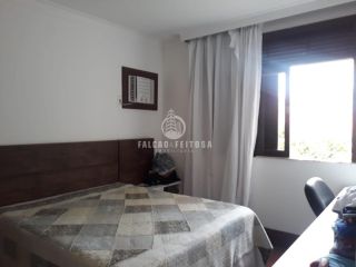 Casa à venda no Caminho das Árvores