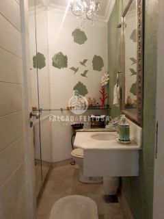 Casa à venda no Caminho das Árvores