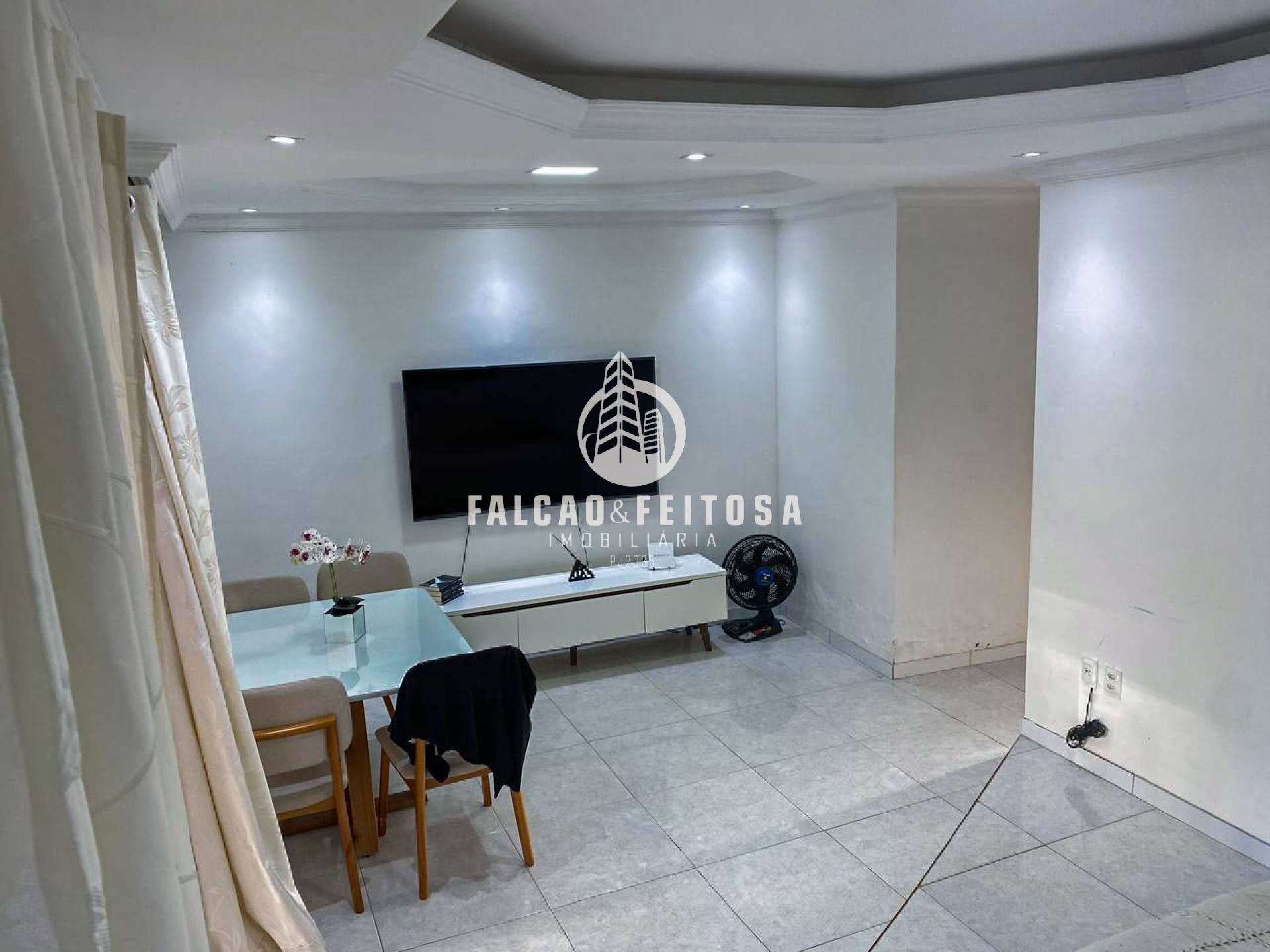 Casa à venda em Itapuã