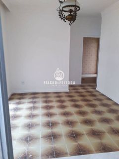 Casa à venda na Fazenda Grande do Retiro