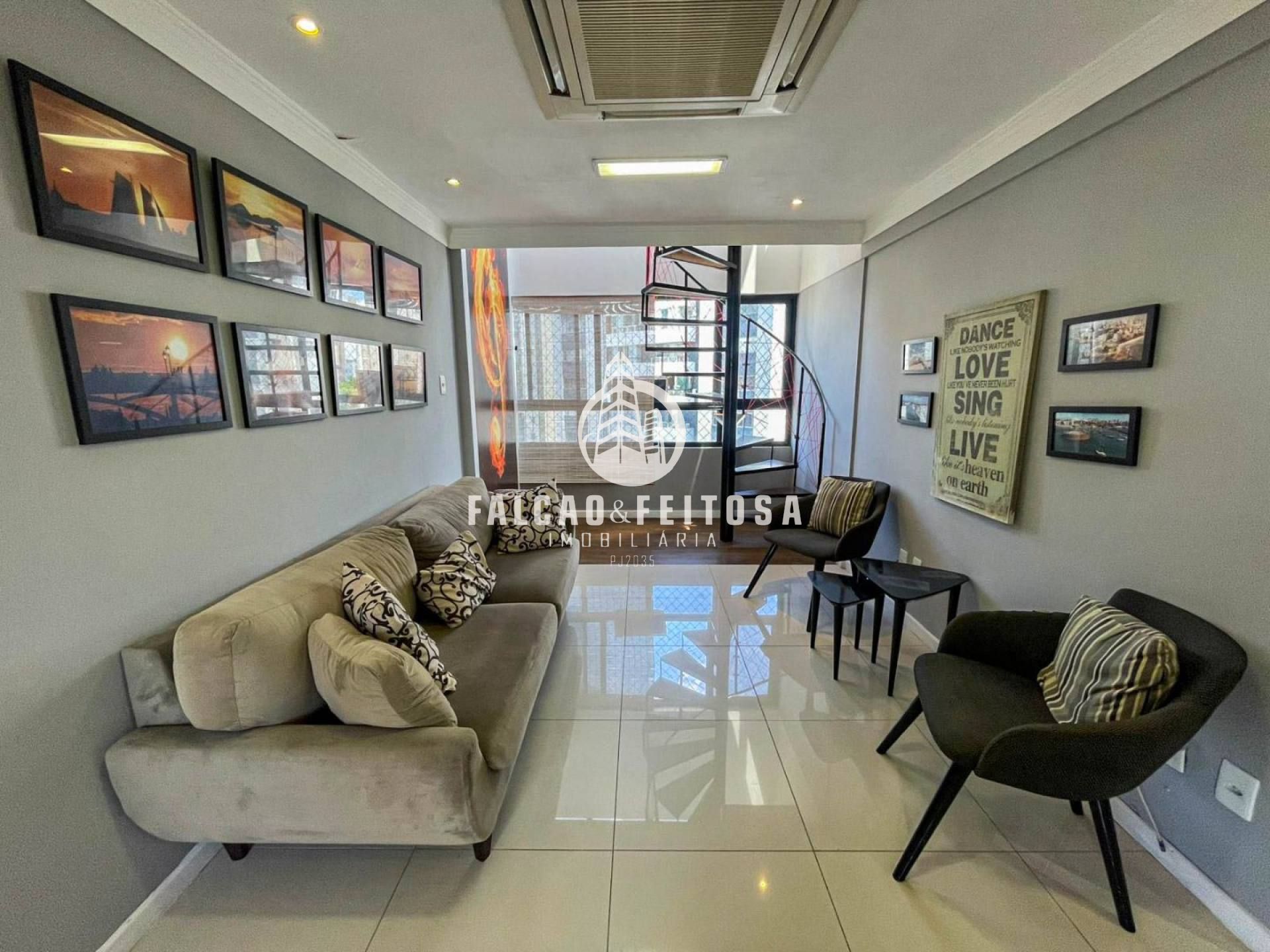 Apartamento Duplex à venda no Candeal