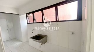 Apartamento Para Alugar com 4 quartos 2 suítes no bairro Pituba em Salvador