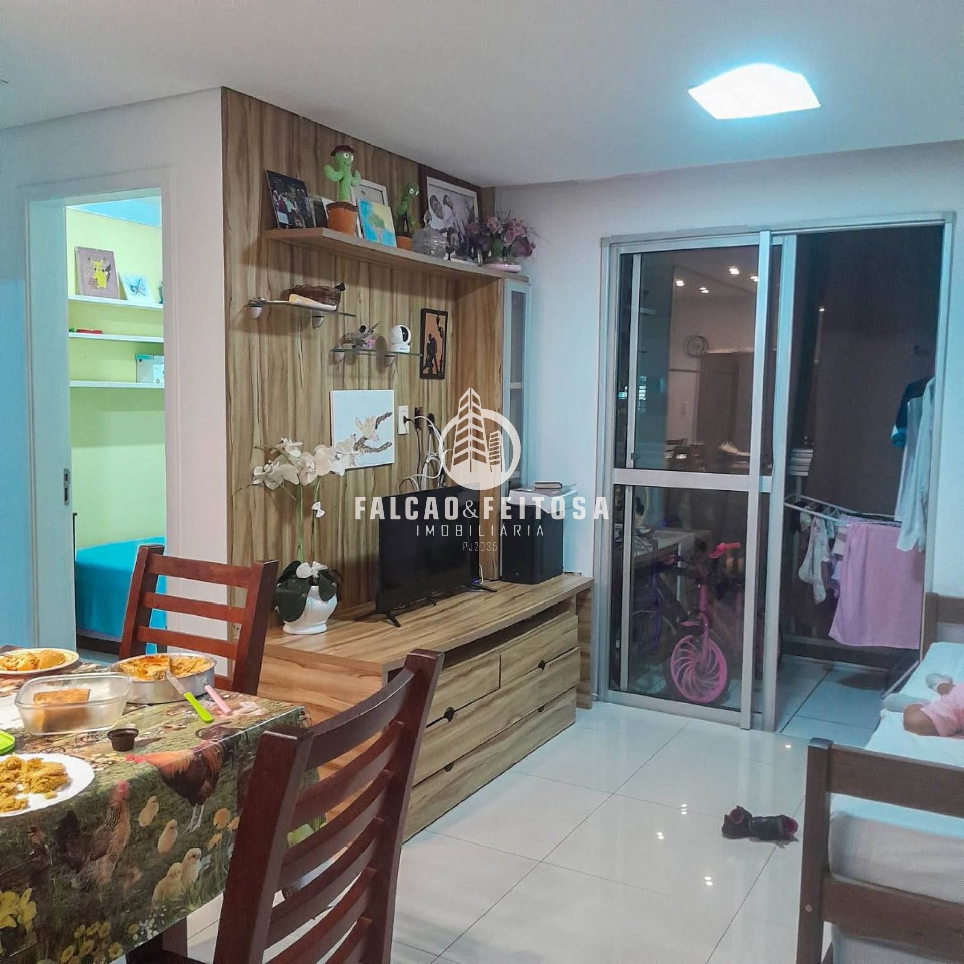 Apartamento à venda no Imbuí