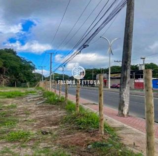 Terreno à venda em Itapuã