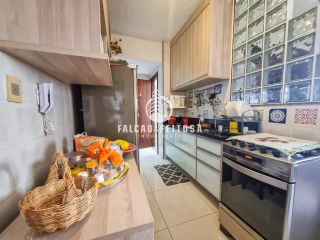 Apartamento à venda no Caminho das Árvores