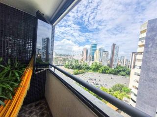 Apartamento à venda no Caminho das Árvores