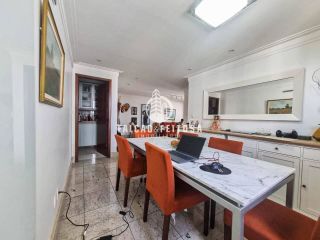 Apartamento à venda no Caminho das Árvores