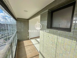 Apartamento à venda no Caminho das Árvores