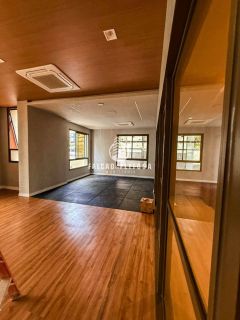 Apartamento à venda no Caminho das Árvores
