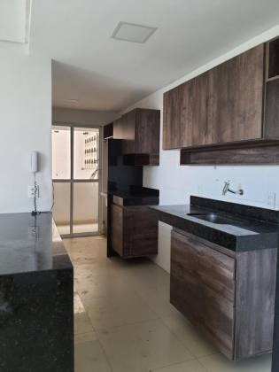 Apto no Condomínio Acrópolis, Ininga