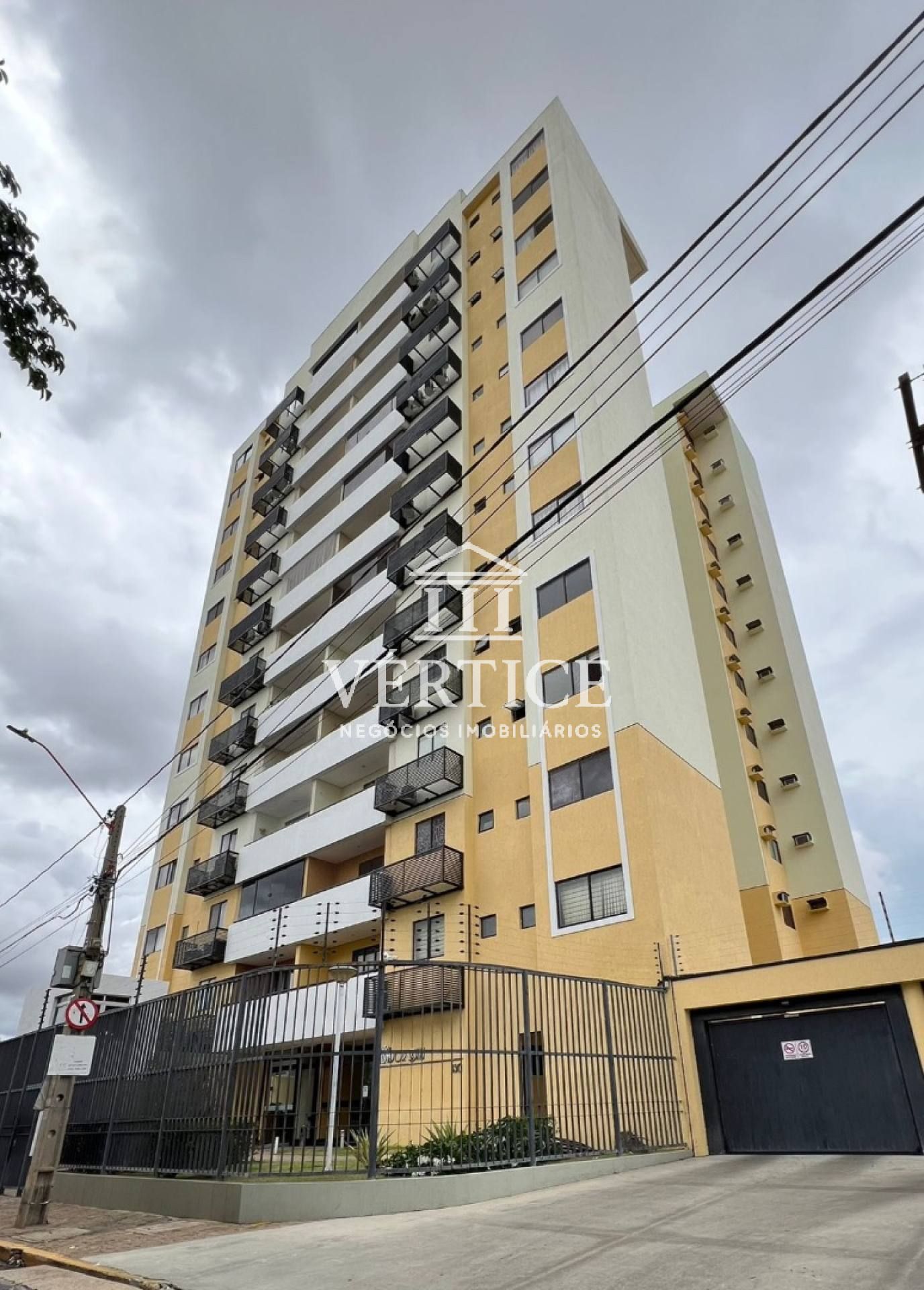 Apto no Cond. Salvador D´Ali - Centro