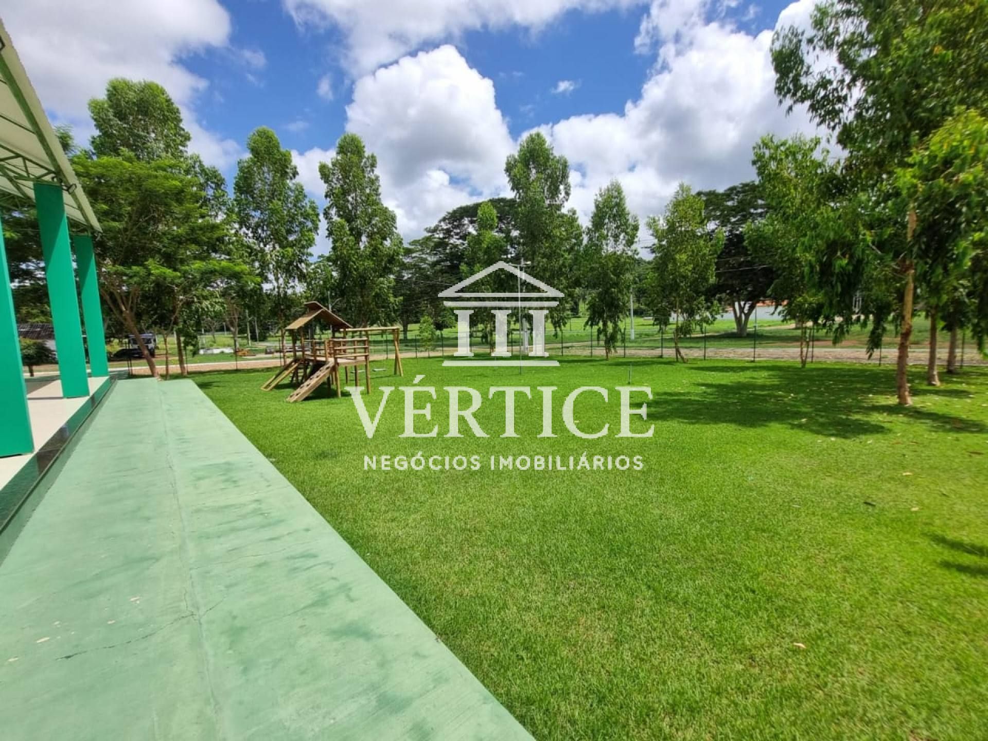 Lote no Cond. Quinta dos Palmares.