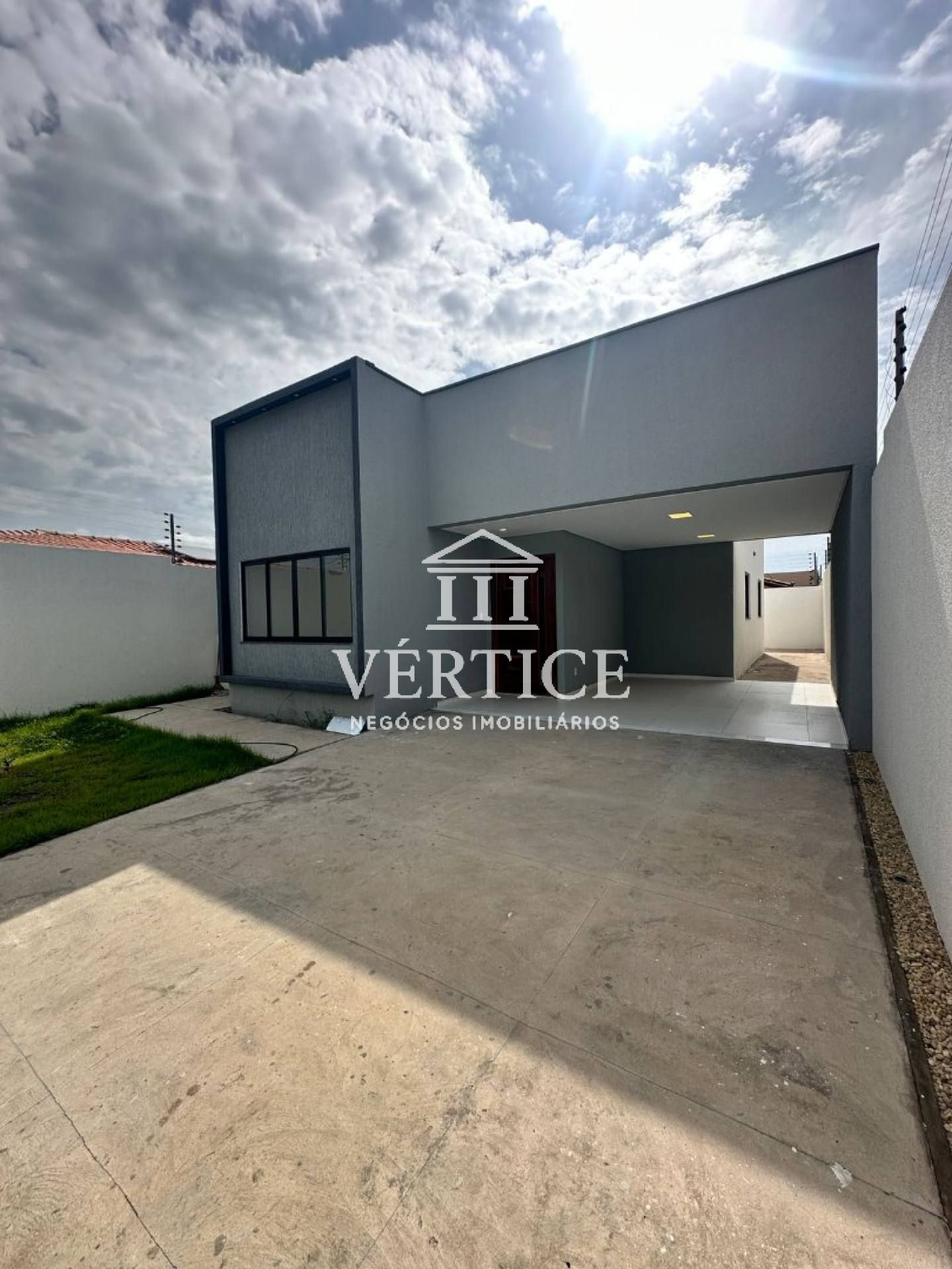 CASA À VENDA NO BAIRRO SACI