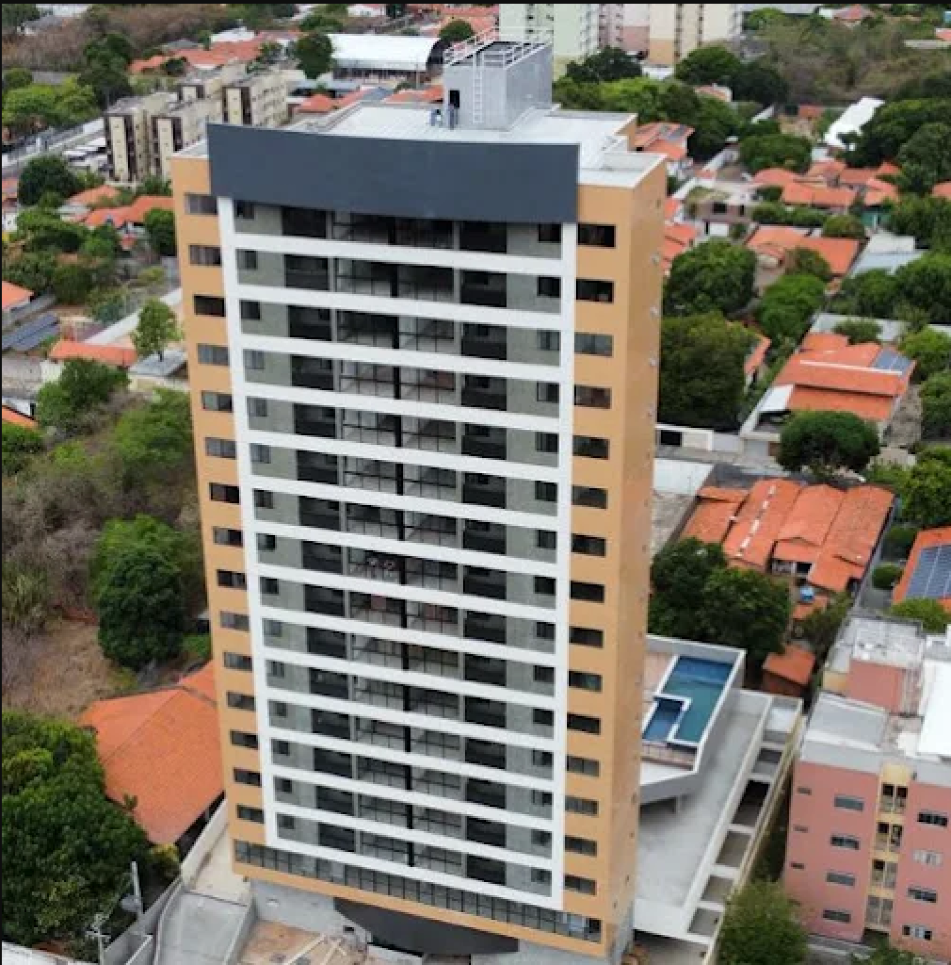 Apartamento de Alto Padrão no Edifício Matrincham - Zona Leste