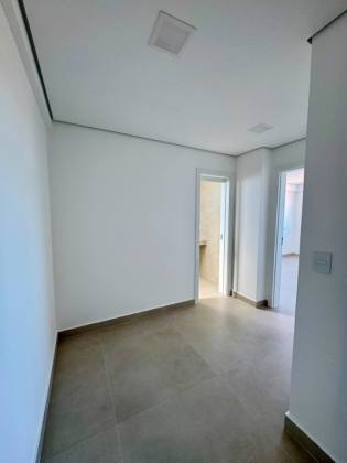 Apartamento de Alto Padrão no Edifício Matrincham - Zona Leste
