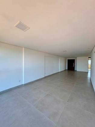Apartamento de Alto Padrão no Edifício Matrincham - Zona Leste