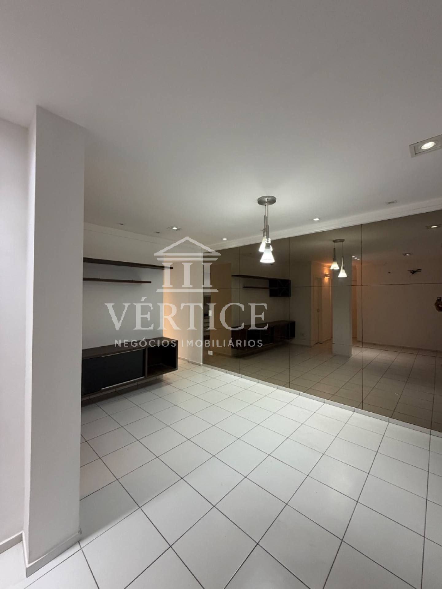 Apartamento à Vender com 3 quartos no São Cristorvão - Zona Leste