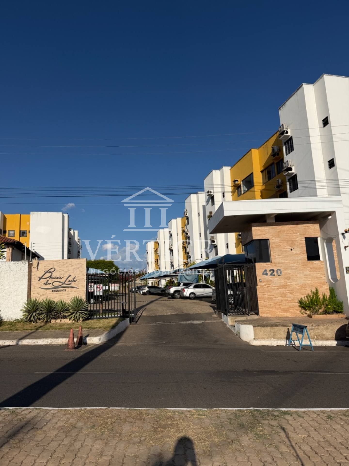 APARTAMENTO à VENDA com 3 quartos - Zona Leste
