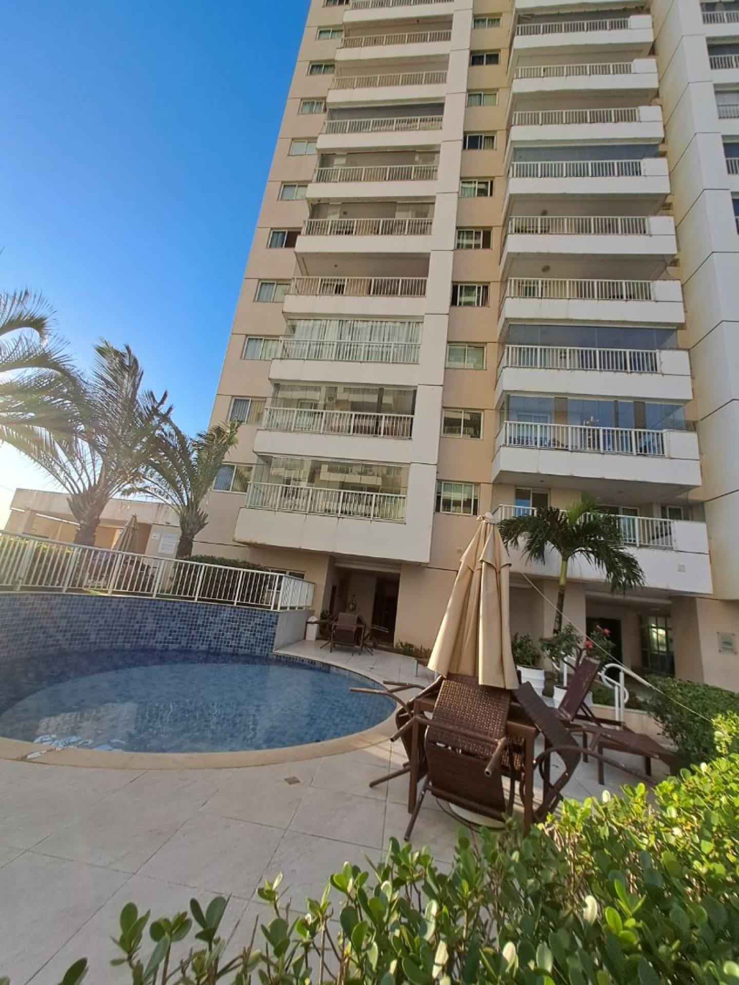 Apartamento Para Vender com 3 quartos 1 suítes no bairro Patamares em Salvador