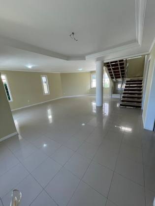 Casa de Condomínio Para Vender com 4 quartos 1 suítes no bairro Vilas do Atlântico em Lauro De Freitas