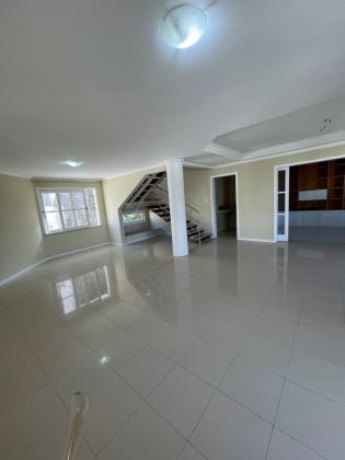 Casa de Condomínio Para Vender com 4 quartos 1 suítes no bairro Vilas do Atlântico em Lauro De Freitas