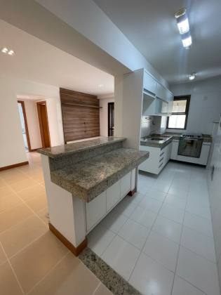 Apartamento Para Vender com 2 quartos 1 suítes no bairro Patamares em Salvador