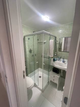Apartamento Para Vender com 4 quartos 3 suítes no bairro Jardim Apipema em Salvador