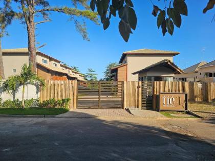 Apartamento Para Vender com 2 quartos 1 suíte no bairro Guarajuba em Camaçari