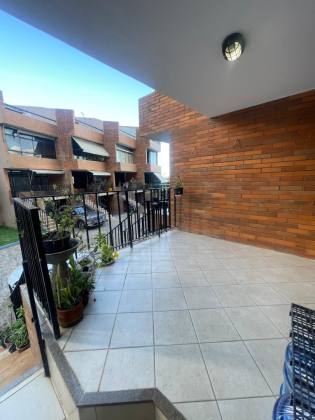Apartamento Para Vender com 4 quartos 3 suítes no bairro Jaguaribe em Salvador