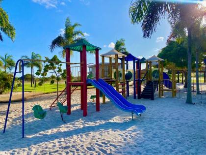 Casa de Condomínio Para Vender com 5 quartos 5 suítes no bairro Praia do Forte em Mata De São João