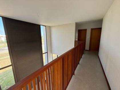 Casa de Condomínio Para Vender com 5 quartos 5 suítes no bairro Praia do Forte em Mata De São João