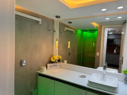 Apartamento Para Vender com 2 quartos Porteira Fechada  Ondina em Salvador