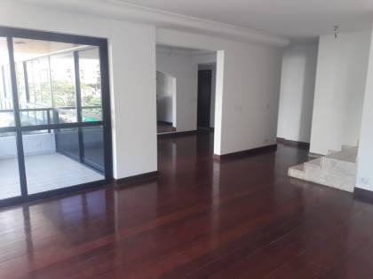 Apartamento 4 quartos com 2 suítes no Itaigara