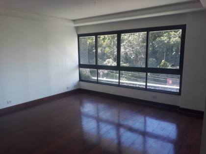 Apartamento 4 quartos com 2 suítes no Itaigara