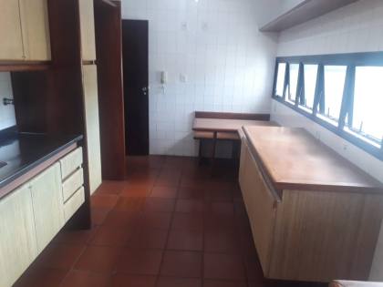 Apartamento 4 quartos com 2 suítes no Itaigara