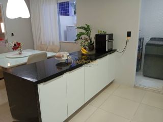 Casa Condomínio 4 /4 e 1 suíte Abrantes