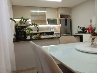 Casa Condomínio 4 /4 e 1 suíte Abrantes