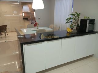 Casa Condomínio 4 /4 e 1 suíte Abrantes