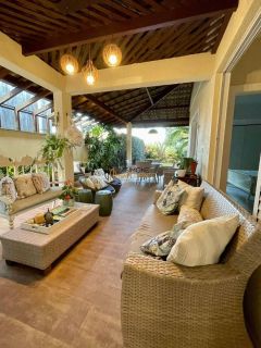 Casa de Condomínio 5 /4 e 4 suítes Piatã em Salvador