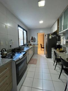 Casa de Condomínio 5 /4 e 4 suítes Piatã em Salvador