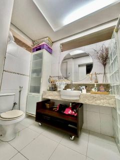 Casa de Condomínio 5 /4 e 4 suítes Piatã em Salvador