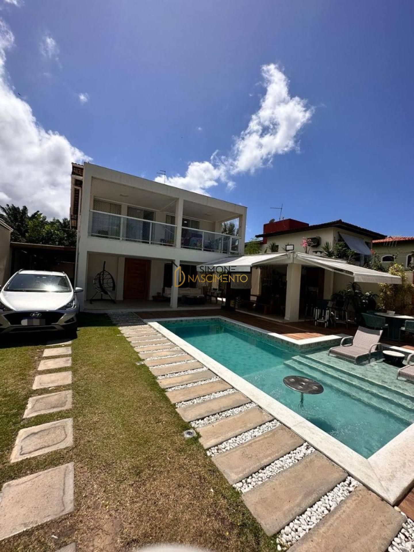 Casa de Condomínio Para Vender 4/4 e 1 suíte Miragem em Lauro De Freitas