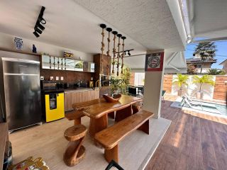 Casa de Condomínio Para Vender 4/4 e 1 suíte Miragem em Lauro De Freitas