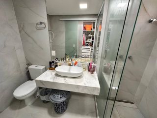 Casa de Condomínio Para Vender 4/4 e 1 suíte Miragem em Lauro De Freitas